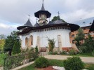 Manastirea Bujoreni - un loc de profunda tihna si rugaciune